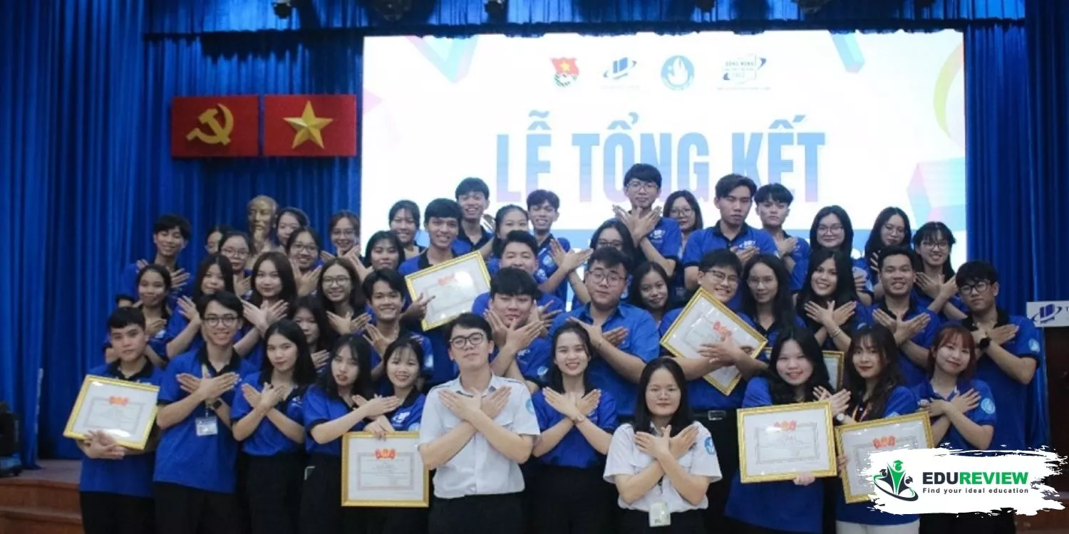 hoạt động sinh viên đại học mở TPHCM